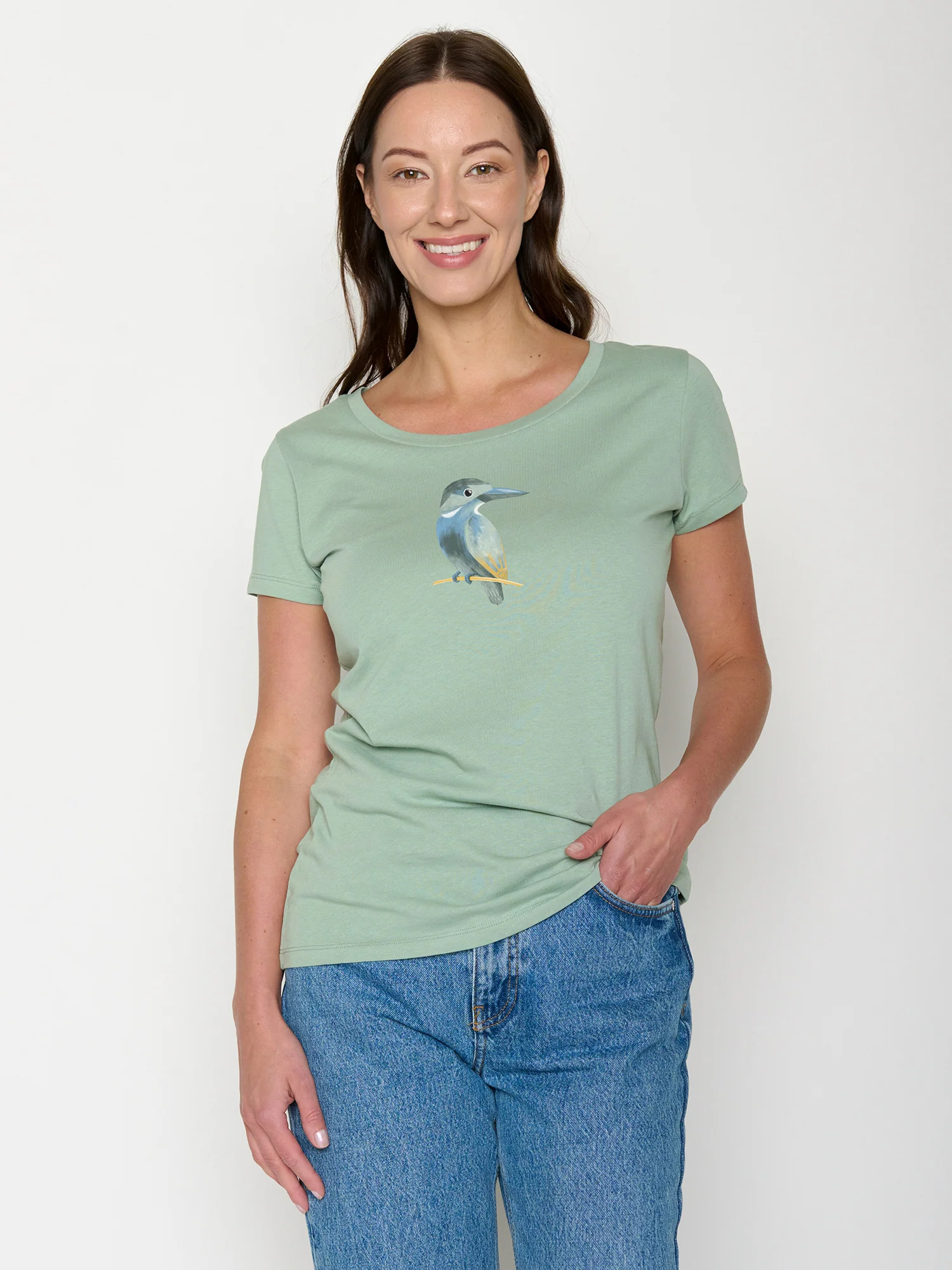 T-shirt femme à motifs oiseau GREENBOMB en coton bio, porté, coloris vert pâle
