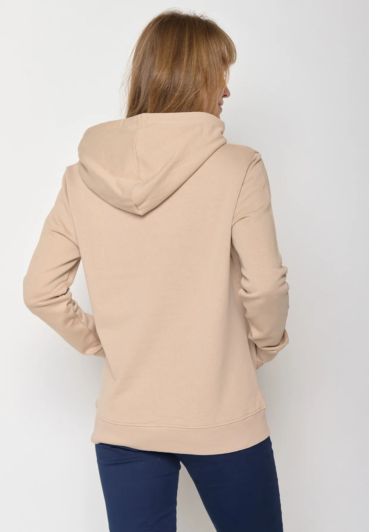 sweat à capuche femme en coton bio GOTS, détail du motif, beige latte