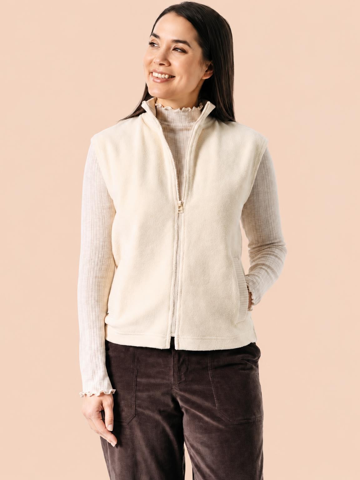 Gilet sans manches Bessa en 100% coton bio sur fond pastel - nouveauté Automne-Hiver Living Crafts