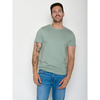 T-shirt homme rayé en coton bio GOTS, rayures bambou, porté de face