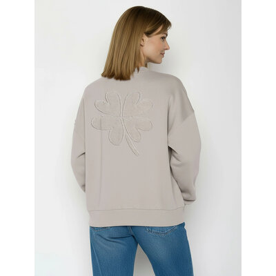sweat femme GREENBOMB en coton bio porté, trèfle à quatre feuilles ton sur ton, sable