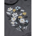 Hoodie femme Mello GREENBOMB en coton bio porté de dos par une femme assise, motif bouquet floral au dos, gris gravier
