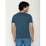 T-shirt homme à motifs tortues en coton bio GOTS, bleu pin, vue portée en pied