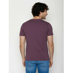 T-shirt homme à motifs ours skieur en coton bio GOTS, violet baie, vue portée en pied