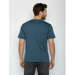 T-shirt homme à motifs morse en coton bio GOTS, bleu pin, vue portée en pied