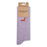 Chaussettes tennis en coton bio GREENBOMB, teckel brodé sur fond lilas, détail du motif