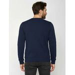 sweat homme en coton bio, vue portée en pied, bleu marine