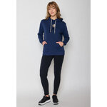 sweat à capuche femme en coton bio, vue portée en pied, bleu marine