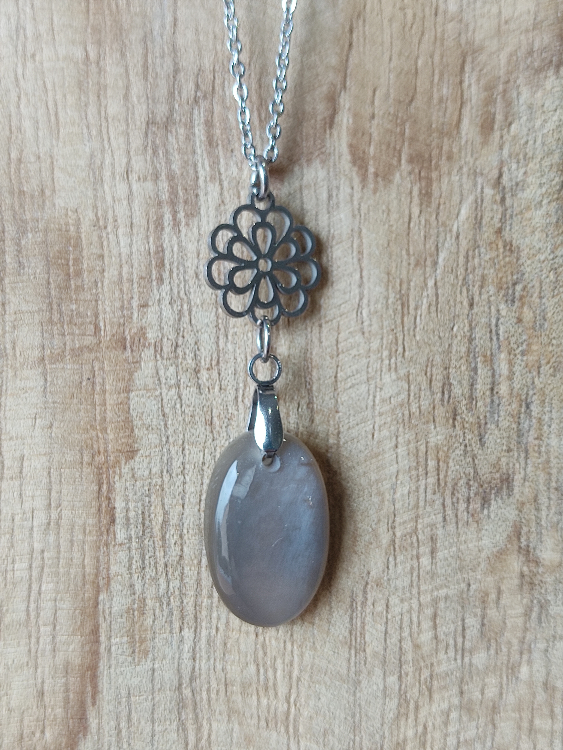 Collier Pierre de lune grise Rosace 5
