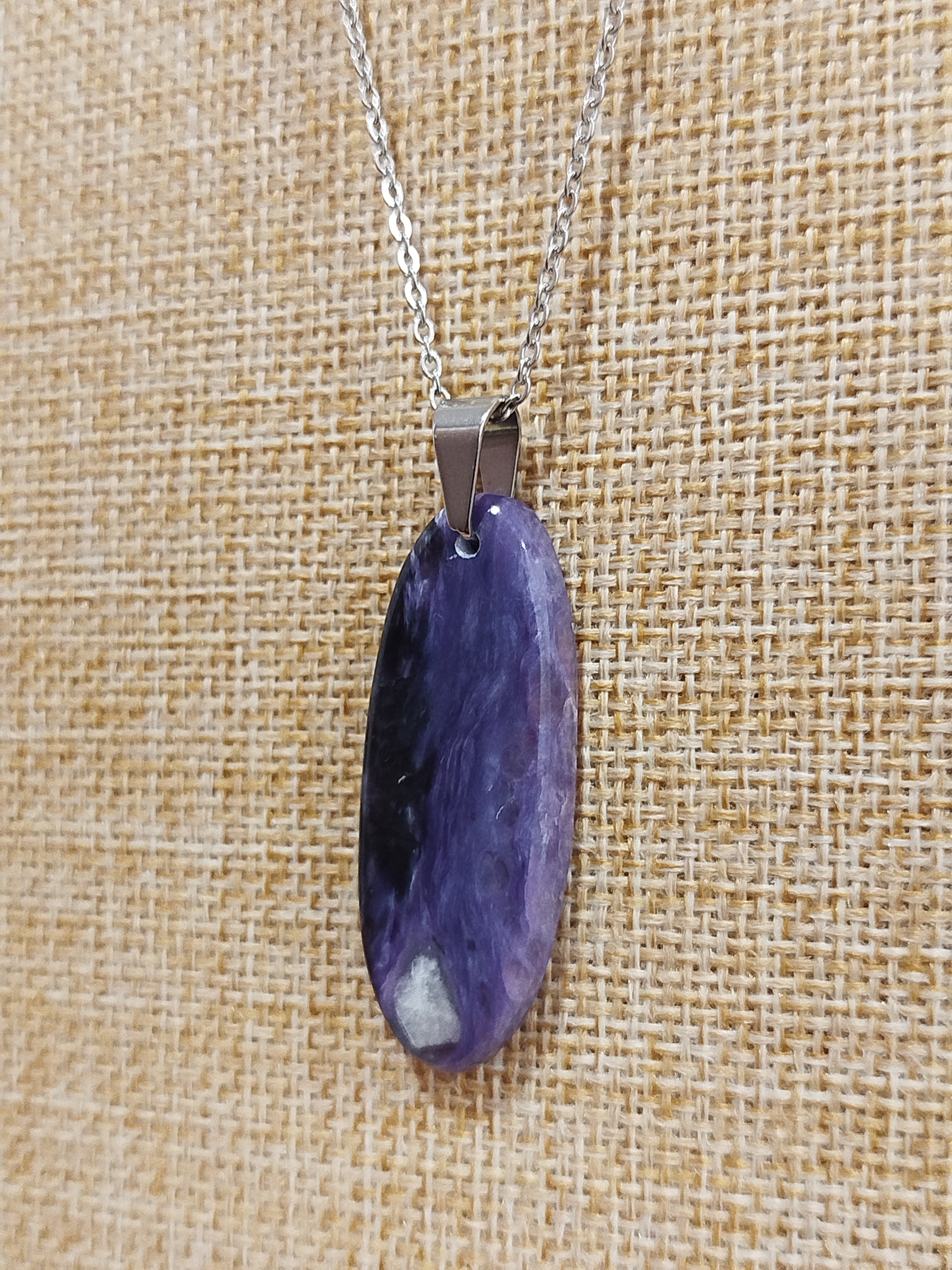 collier charoite