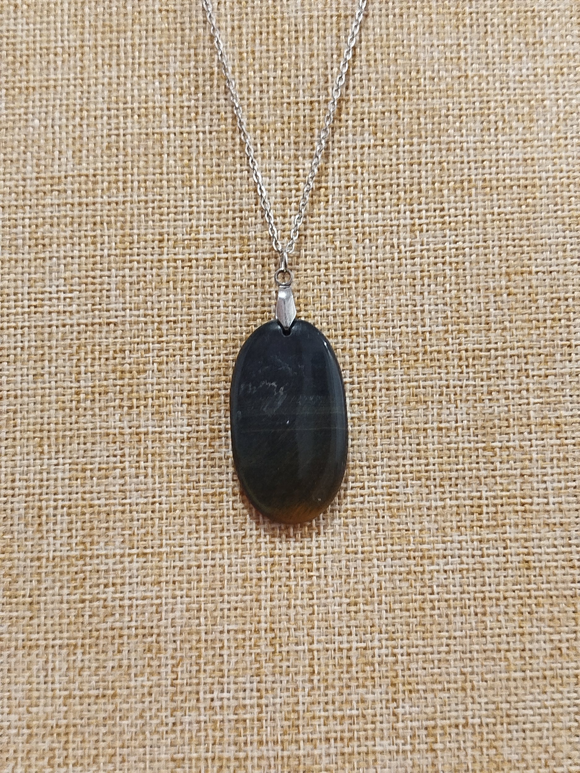 Collier oeil de faucon