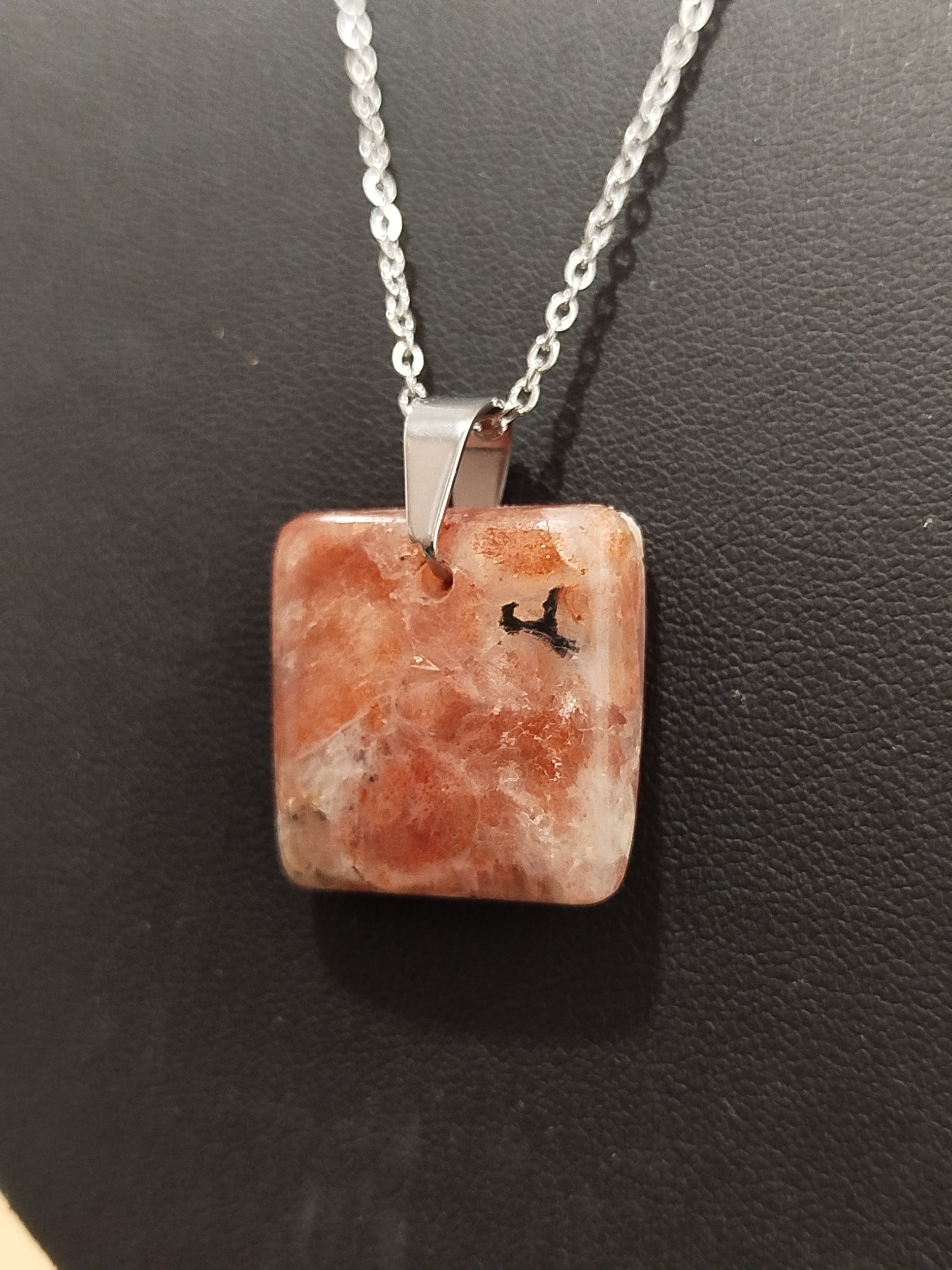 Collier Pierre de soleil