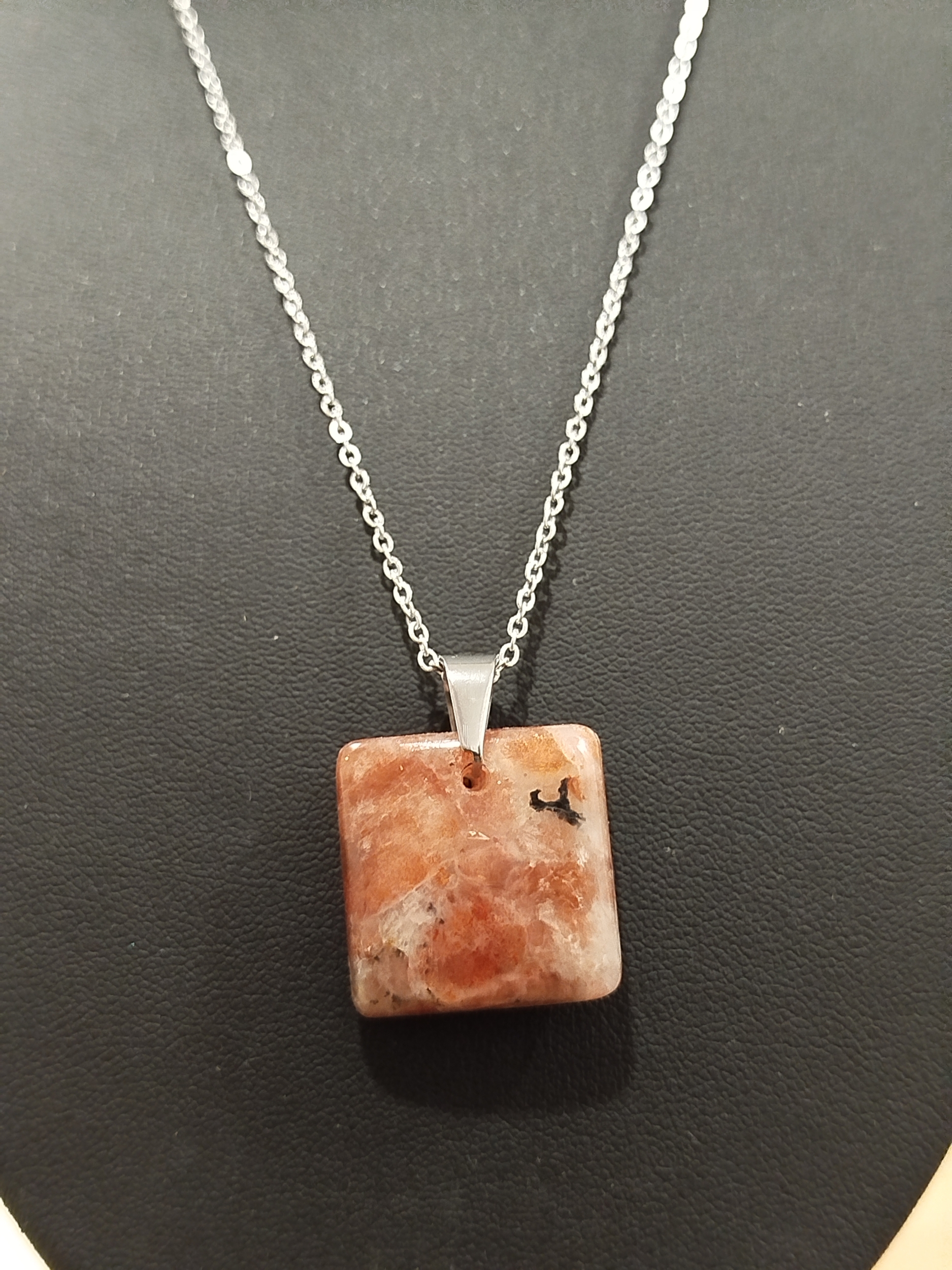Collier Pierre de soleil 2