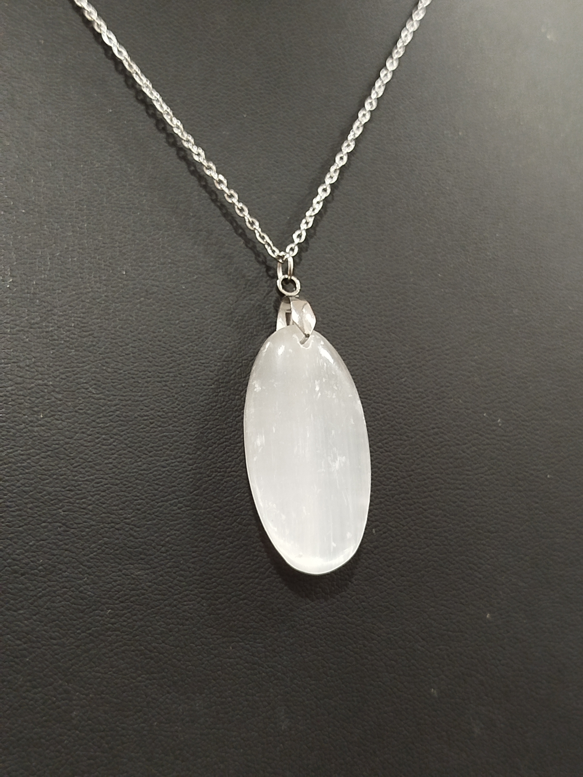 Collier Sélénite 3