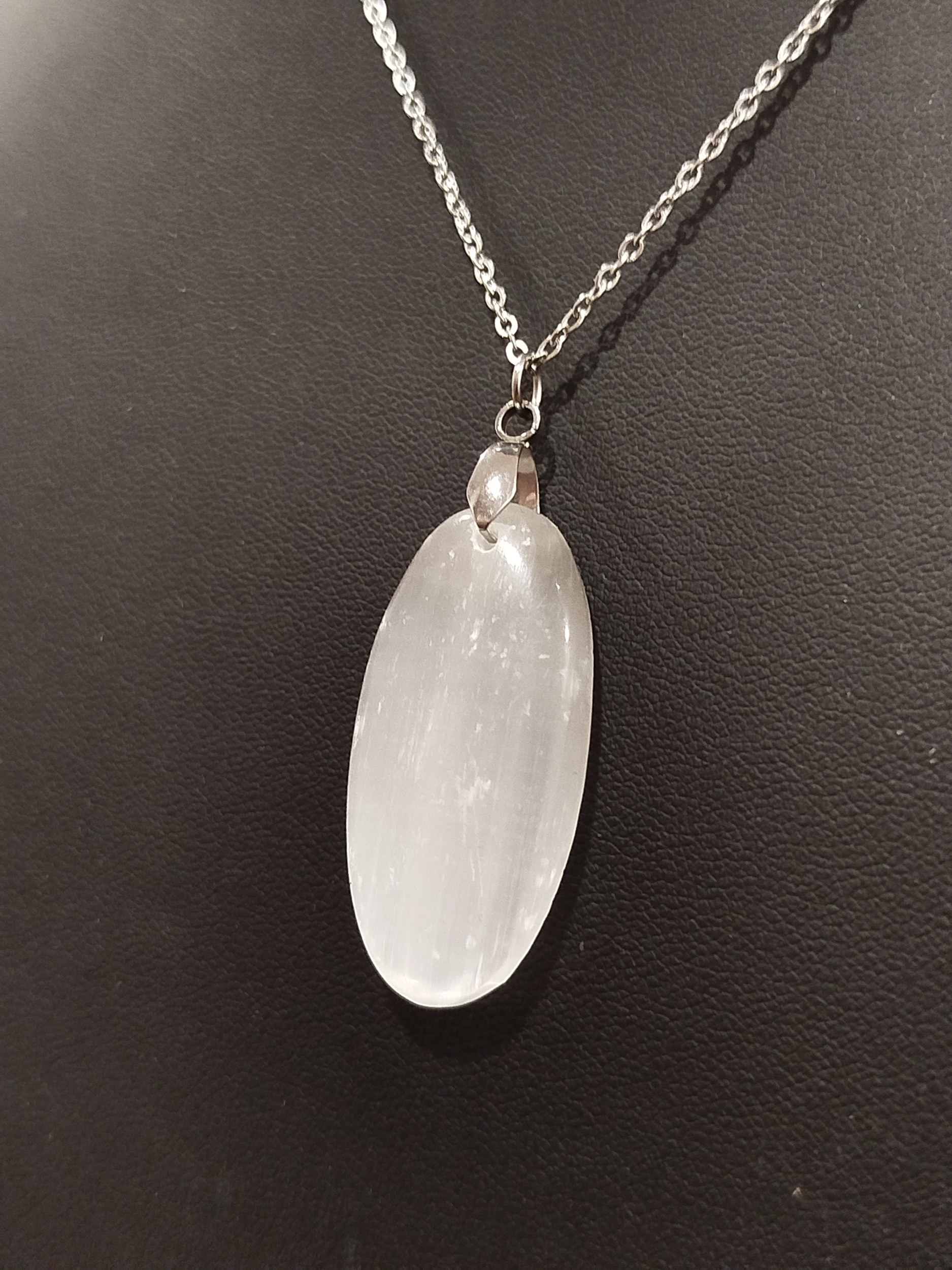 Collier Sélénite 4