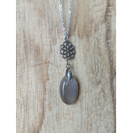 Collier Pierre de lune grise Rosace 4