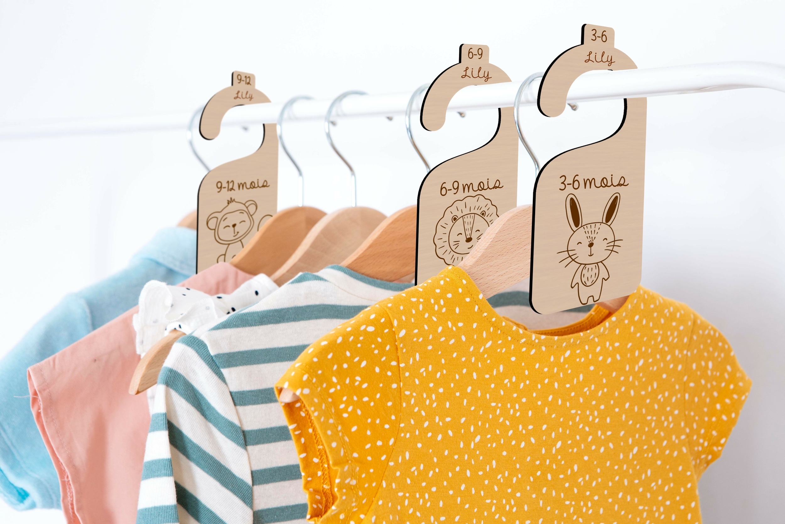 Séparateurs de penderie en bois personnalisés (LOT DE 8)