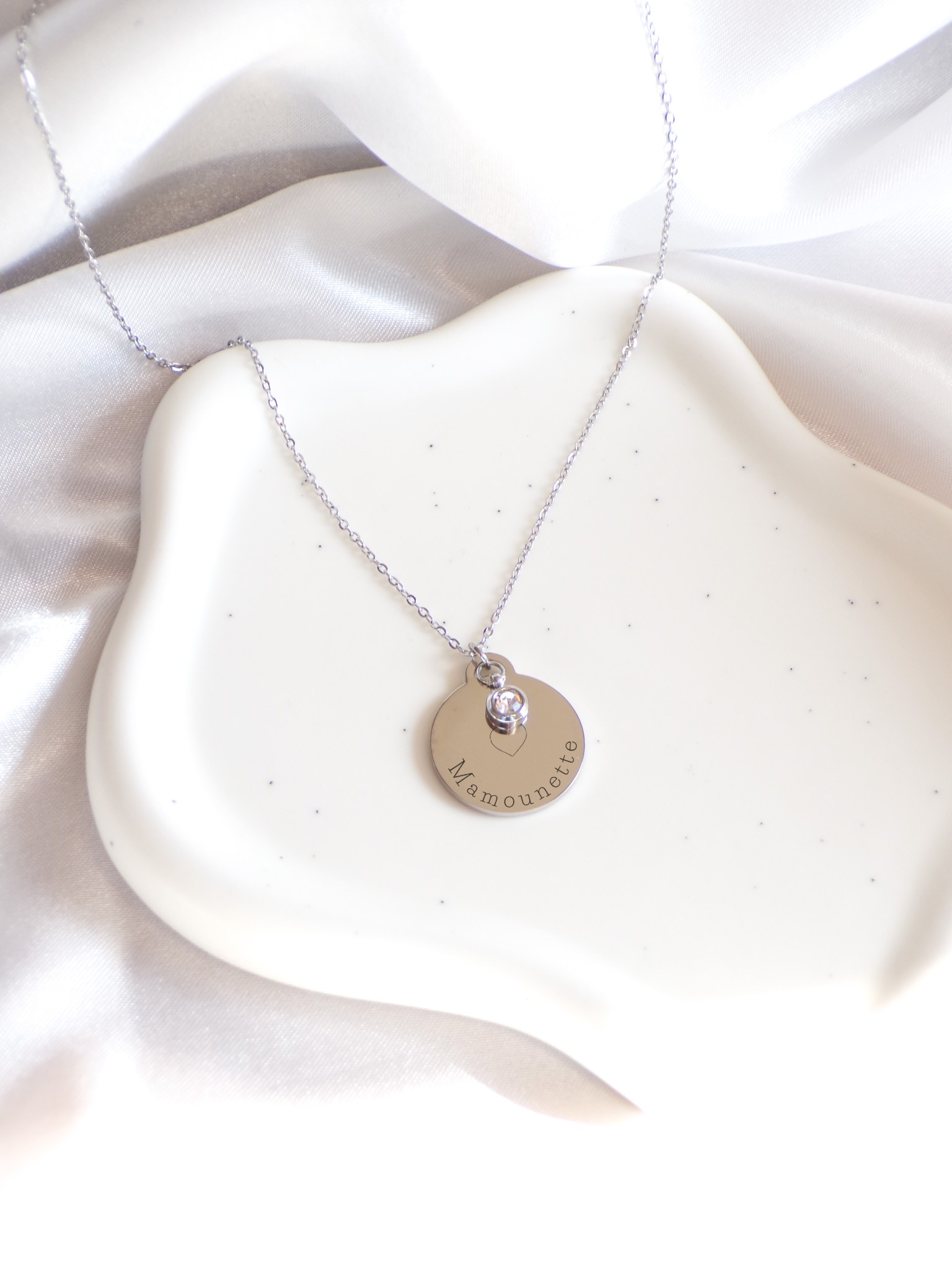 Collier Personnalisé Médaille Gravée avec Strass