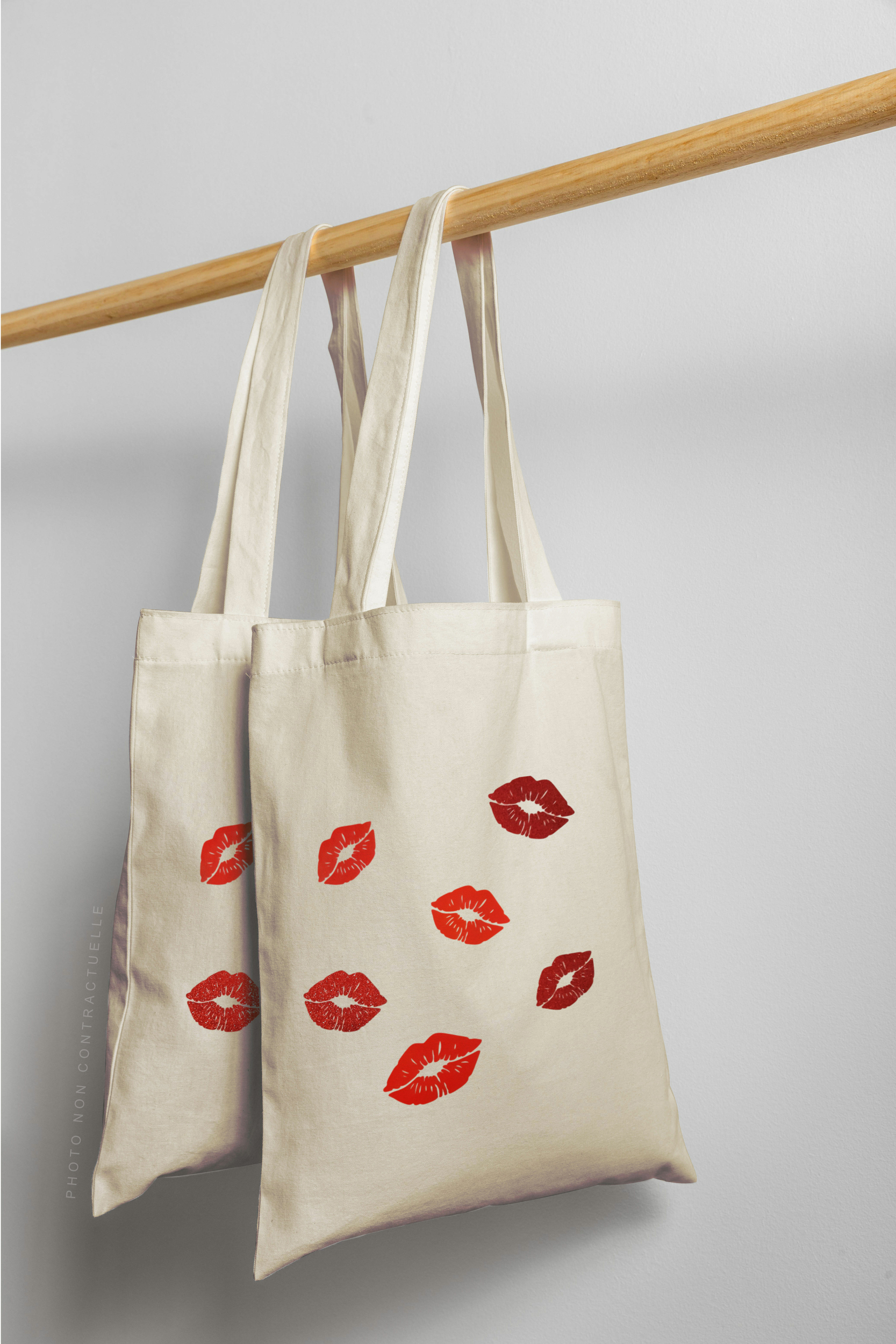 MOCKUP-tote-bag-BISOUS