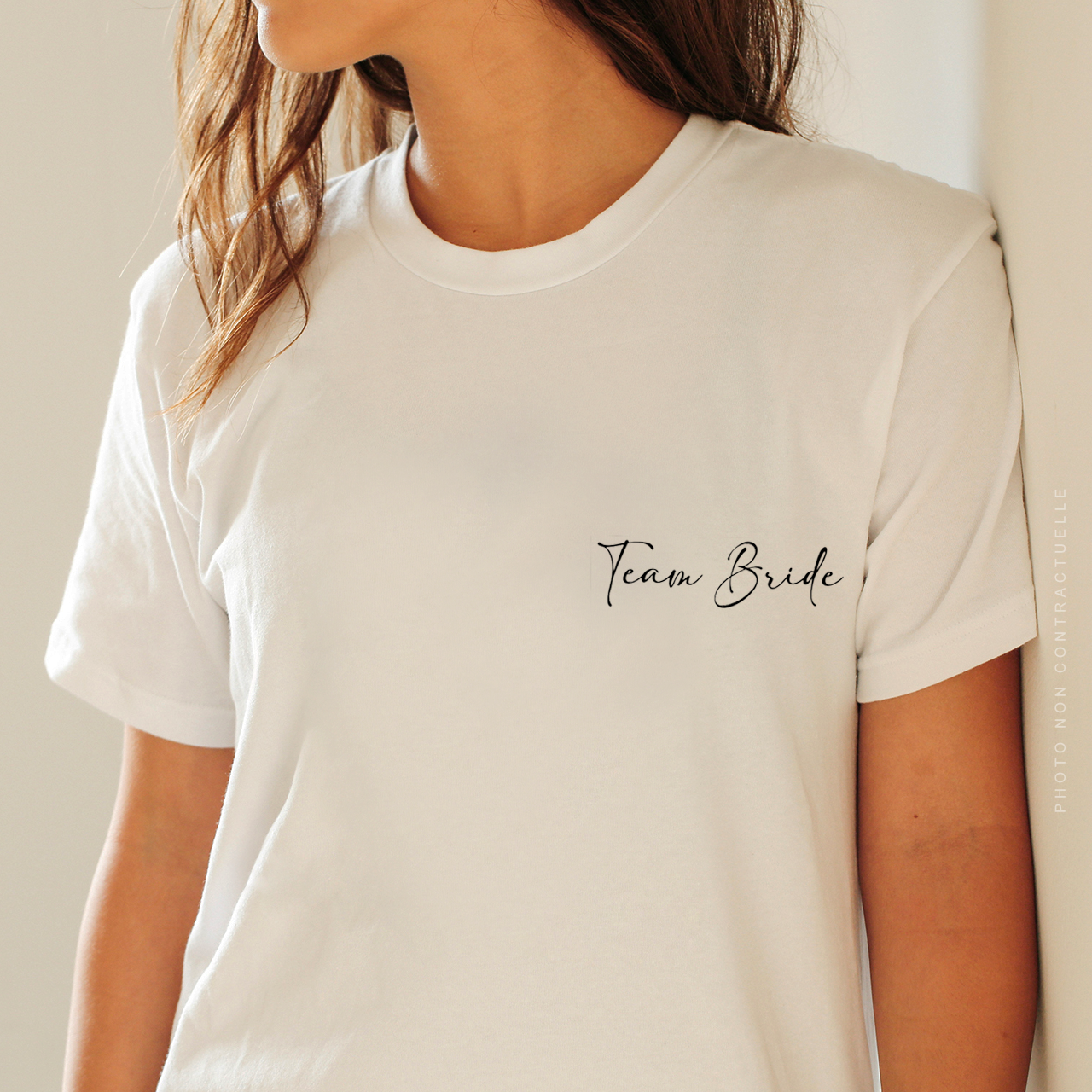 MOCKUP-Femme-2--tee-shirt-TEAM-BRIDE-carré