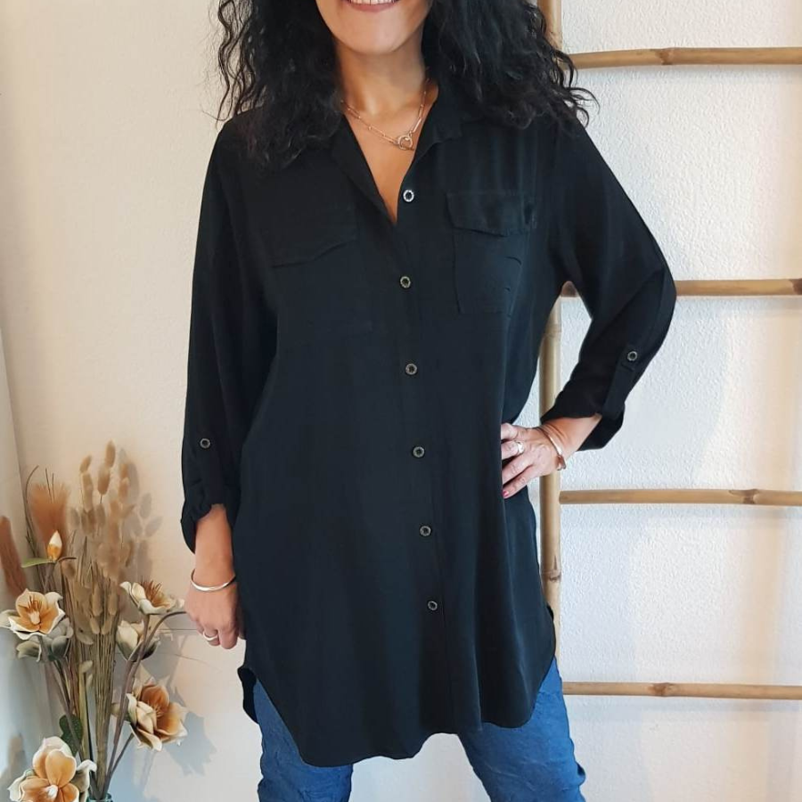Chemise longue noire femme en vinyle avec poches avant