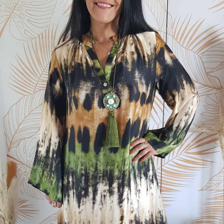 Robe longue fluide, imprimée, noire, manches longues, col V avec poches à l\'avant