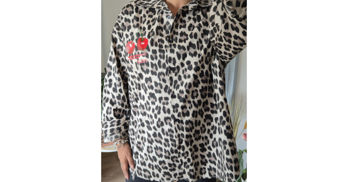 Chemise Léopard Cerises – Manches Longues Vêtements Femme