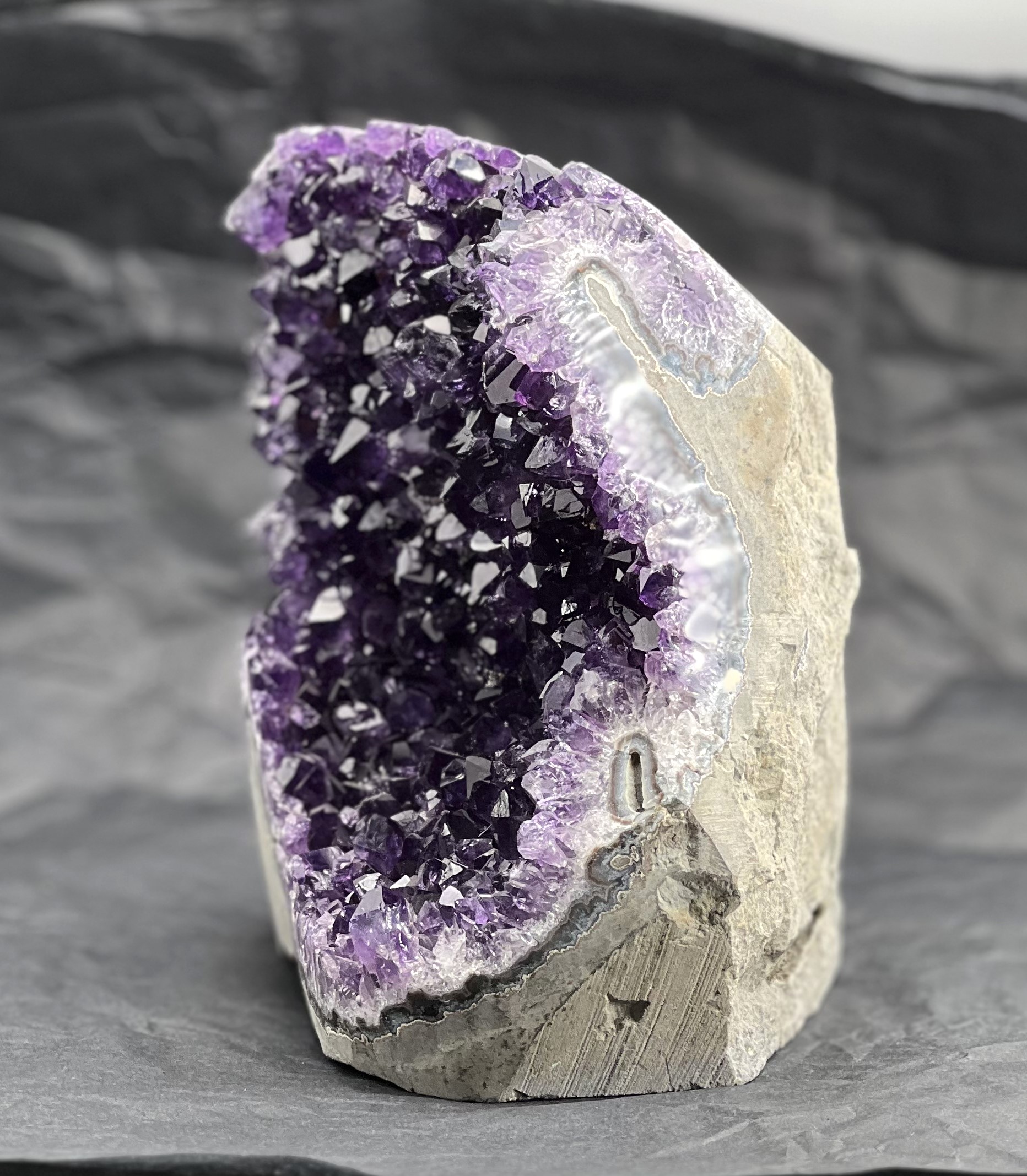 DRUSE AMETHYSTE POLIE 3.220KG LES PIERRES DE KYRIA (2)