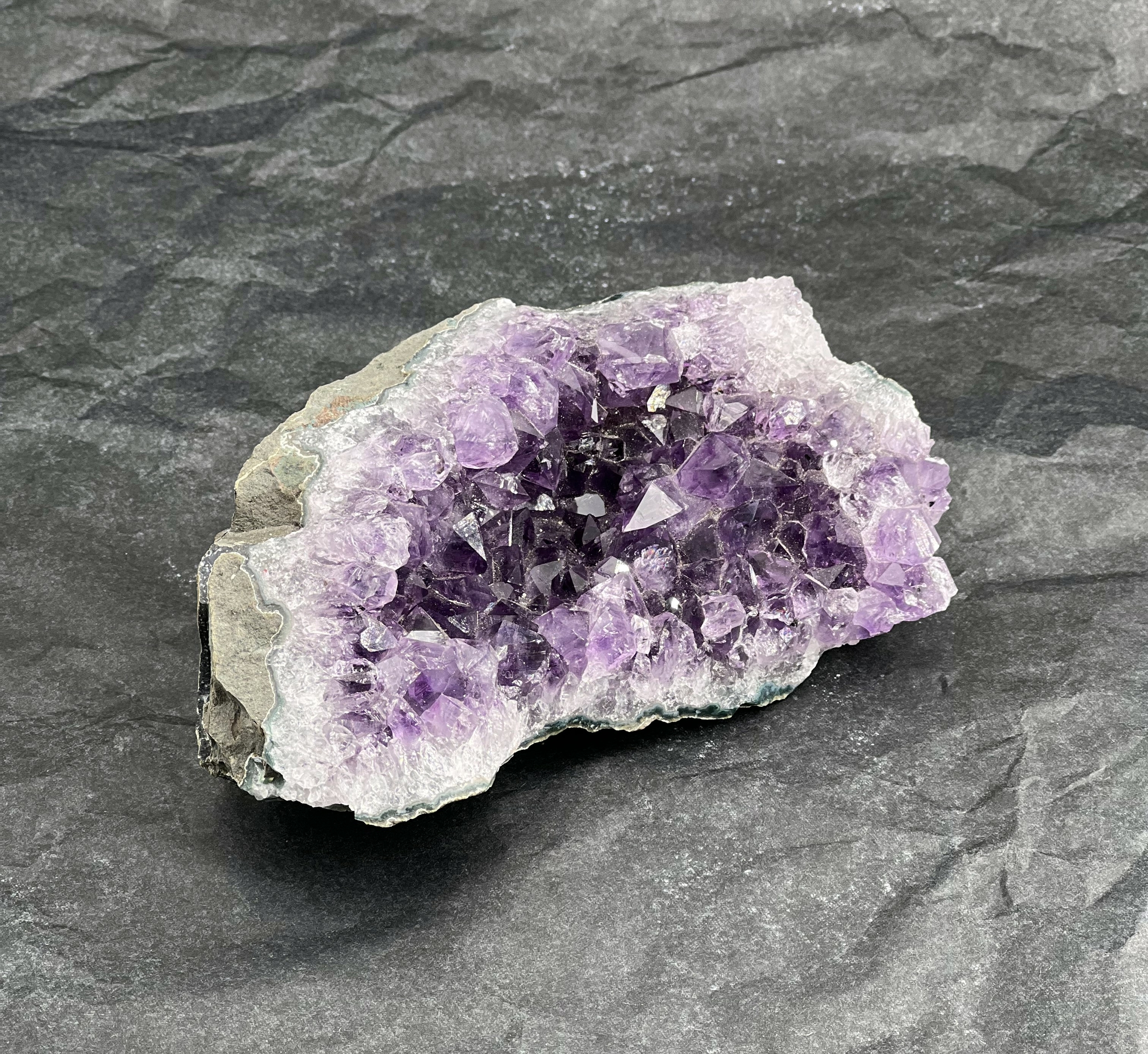 DRUSE AMETHYSTE URUGUAY 361G ENVIRON LES PIERRES DE KYRIA (1)