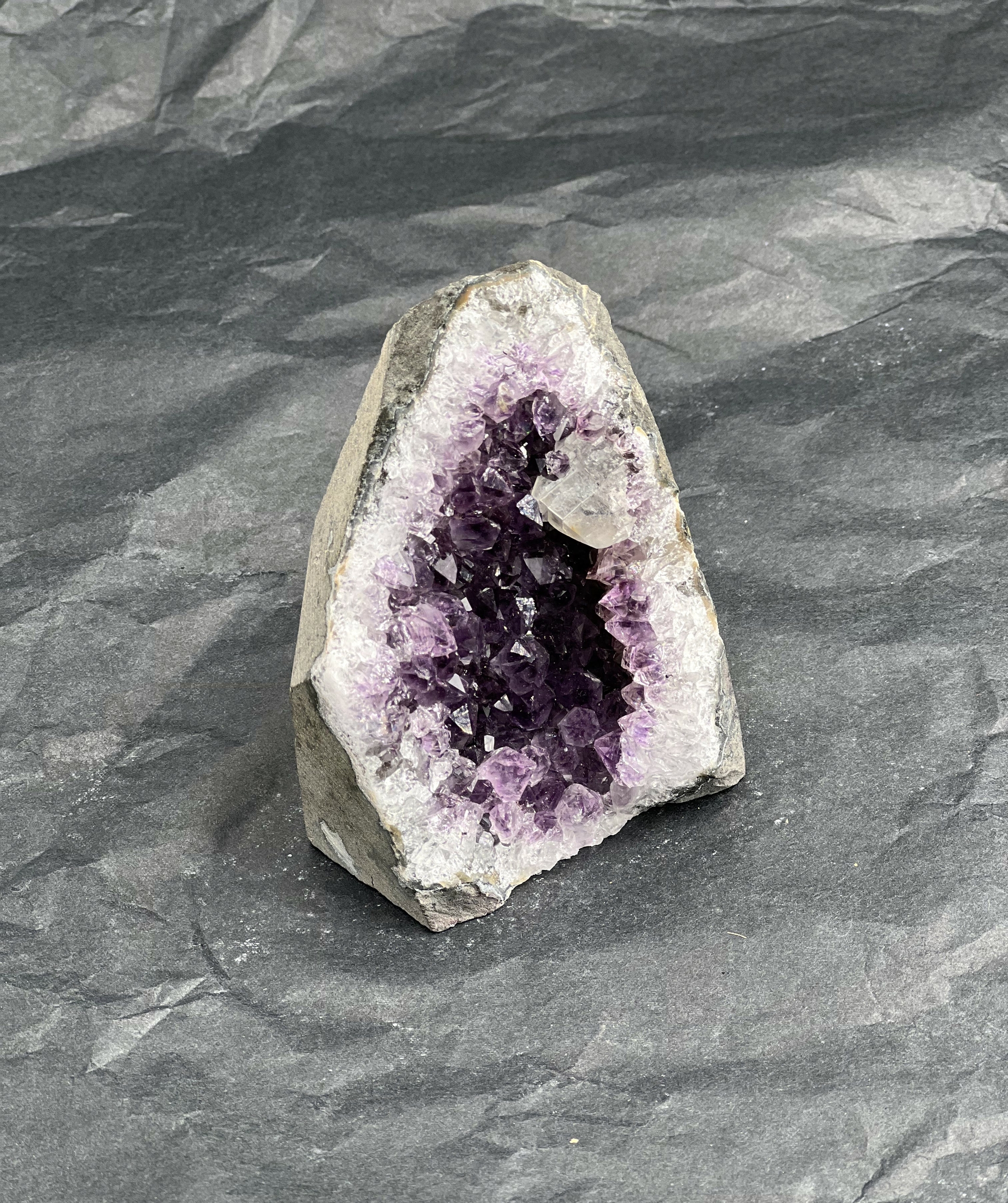 DRUSE AMETHYSTE BASE POLIE URUGUAY QUALITE EXTRA LES PIERRES DE KYRIA (7)