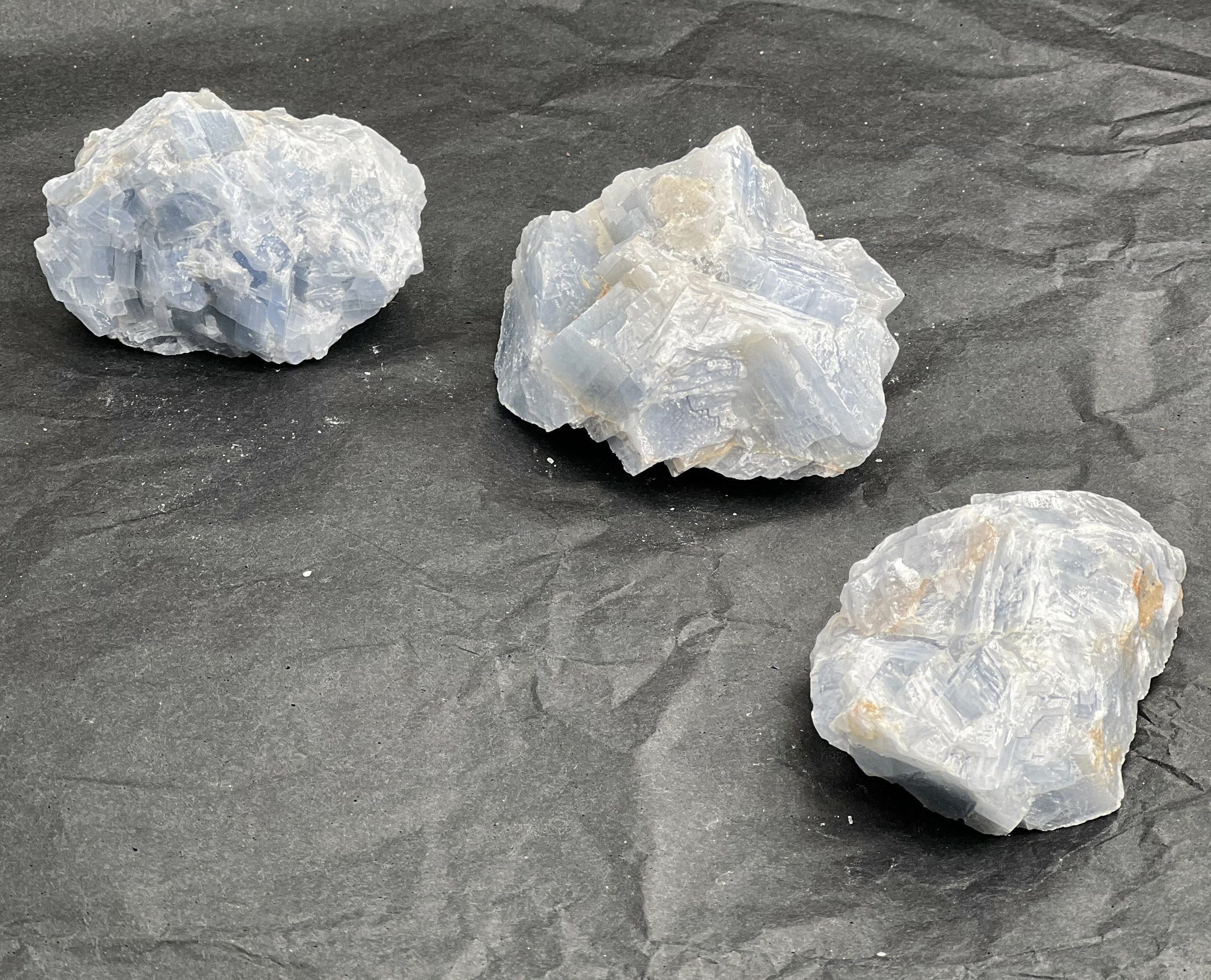 CALCITE BLEUE BRUTE QUALITE EXTRA LES PIERRES DE KYRIA (3)