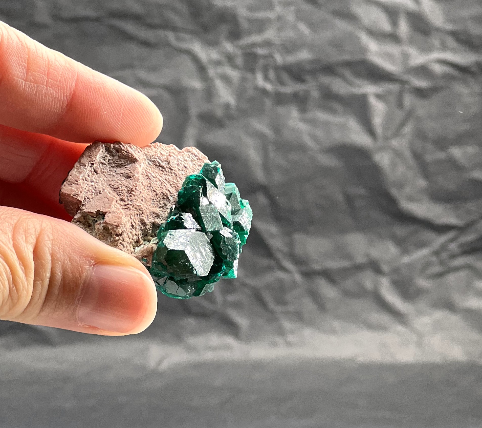 DIOPTASE CRISTALLISEE 25G ENVIRON LES PIERRES DE KYRIA (1)