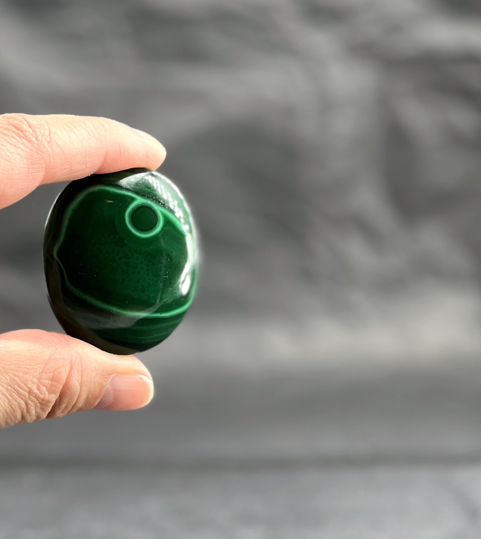 GALET MALACHITE LES PIERRES DE KYRIA (1)