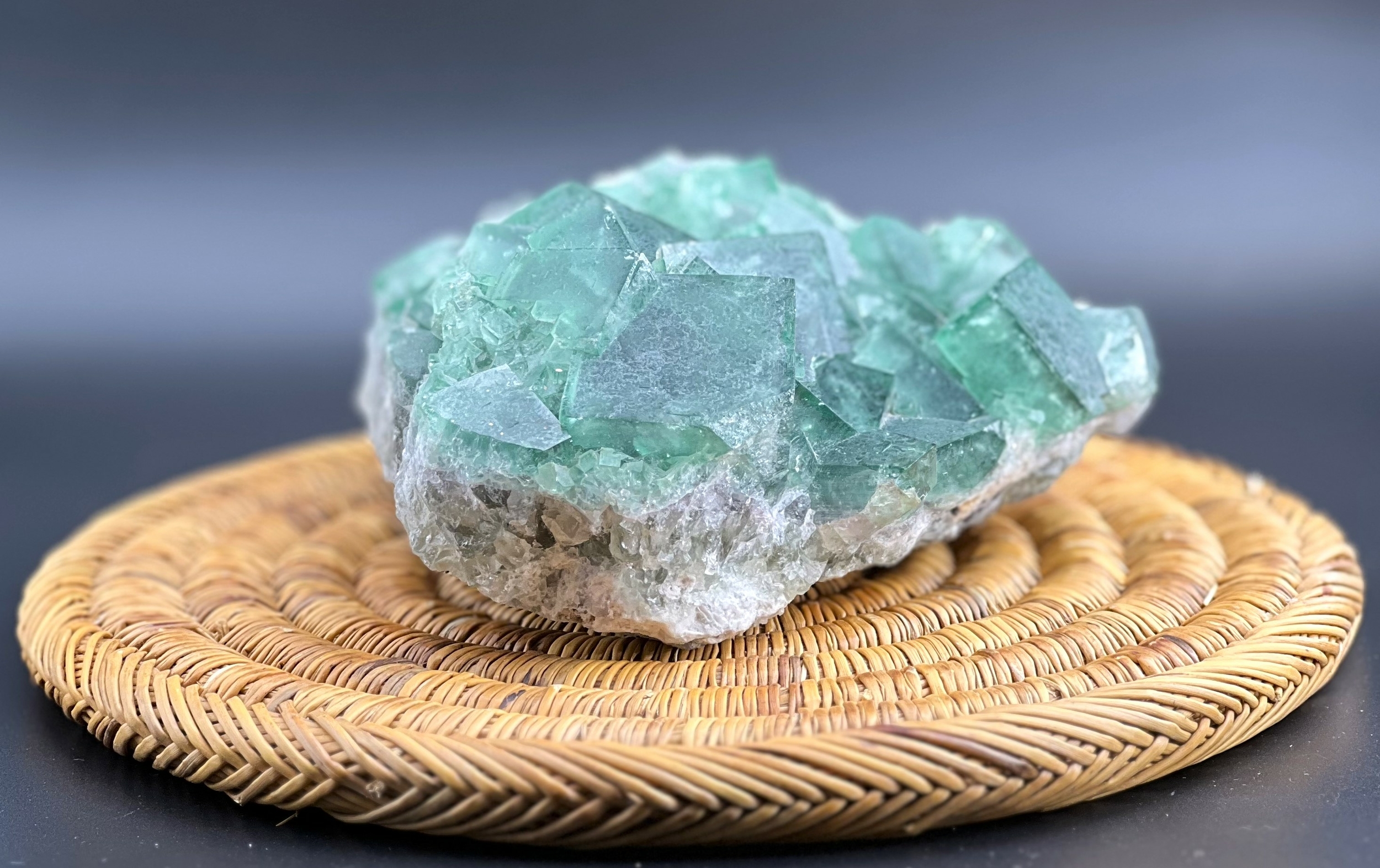 FLUORITE FLUORINE MADAGASCAR 1343G LES PIERRES DE KYRIA (1)