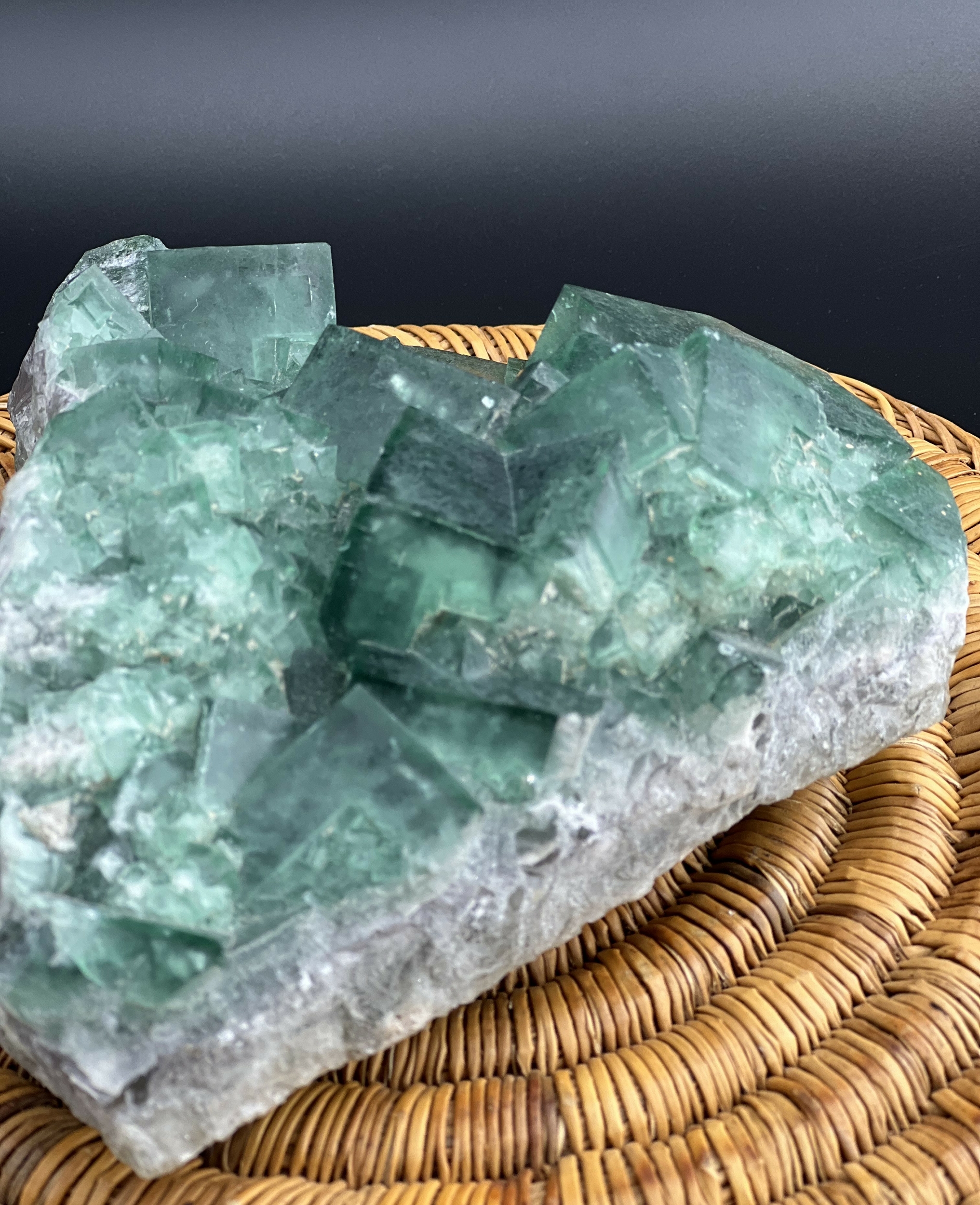 FLUORITE FLUORINE MADAGASCAR 1343G LES PIERRES DE KYRIA (5)