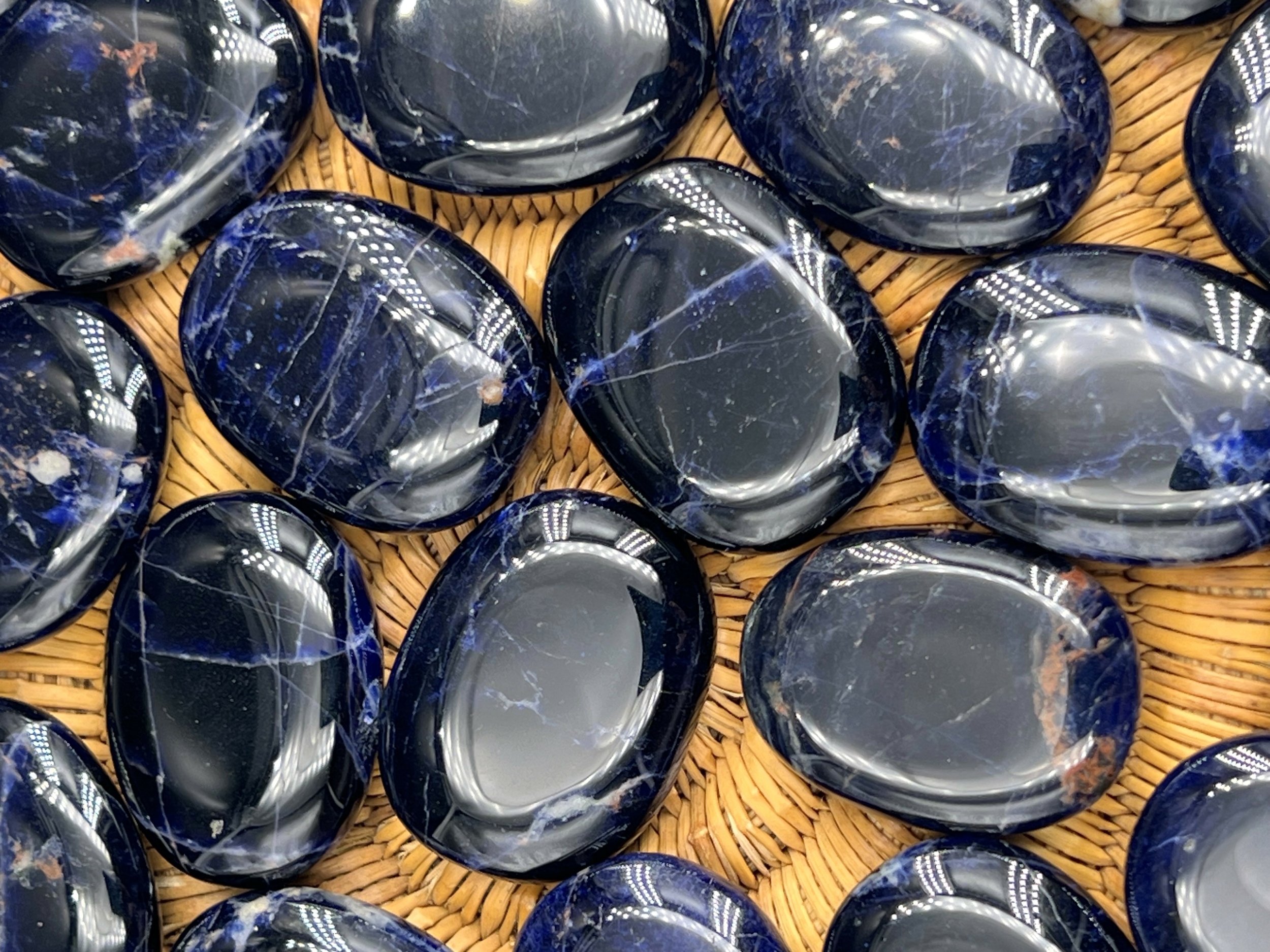 GALET SODALITE LES PIERRES DE KYRIA (2)