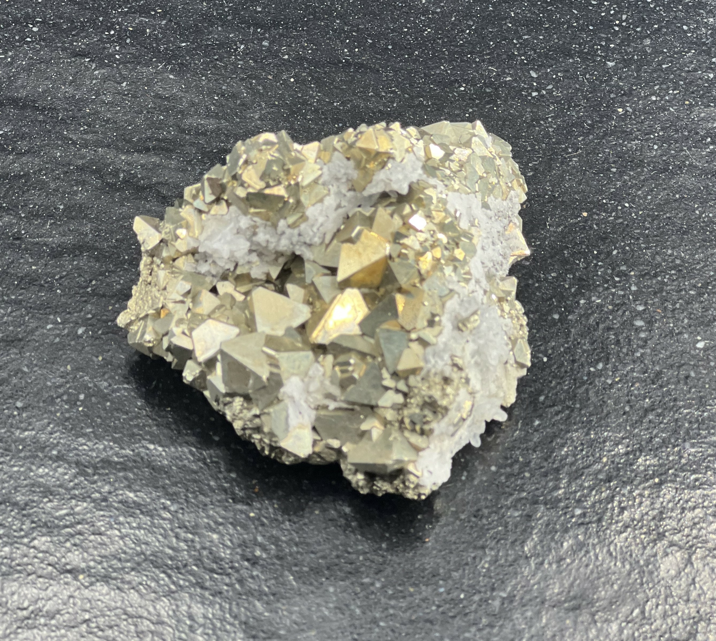 PYRITE BRUTE 255G LES PIERRES DE KYRIA (7)
