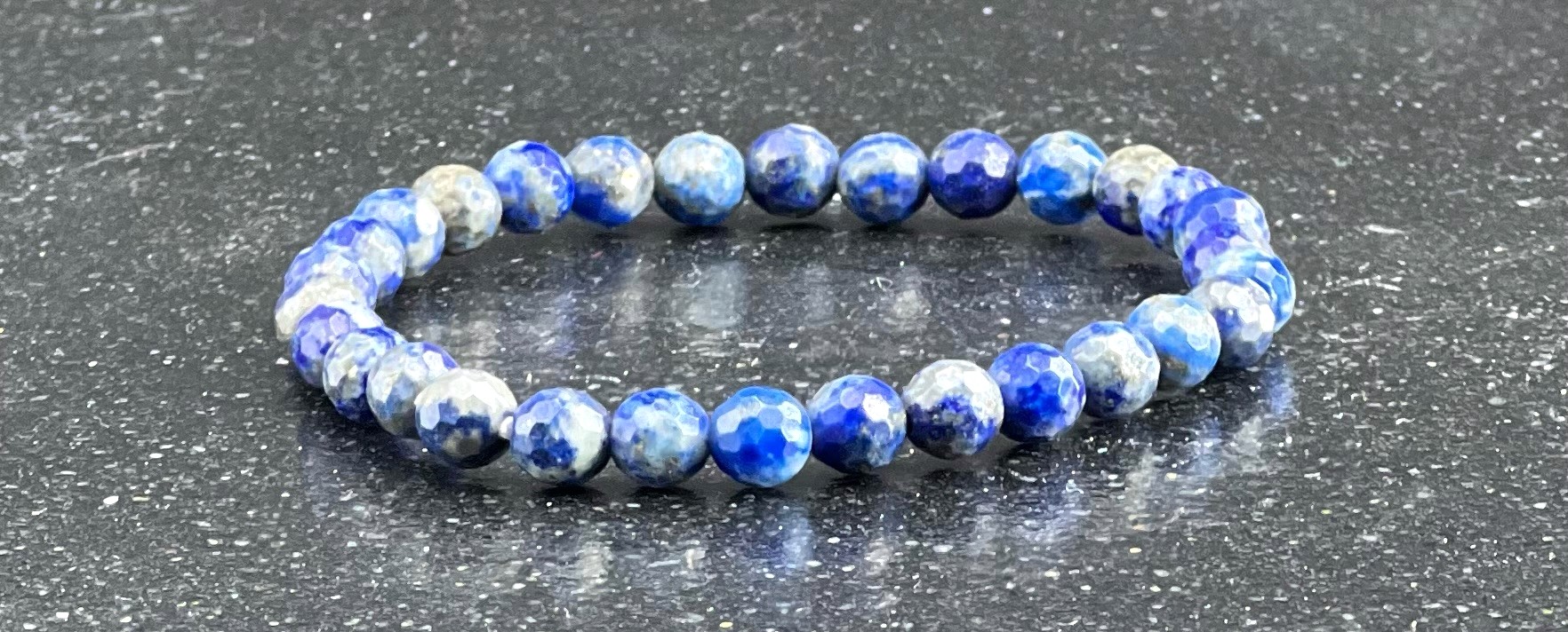 BRACELET LAPIS LAZULI FACETTE 6MM LES PIERRES DE KYRIA (1)