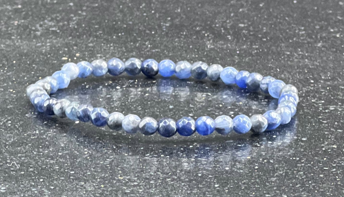 BRACELET SODALITE FACETTE 4MM LES PIERRES DE KYRIA (3)
