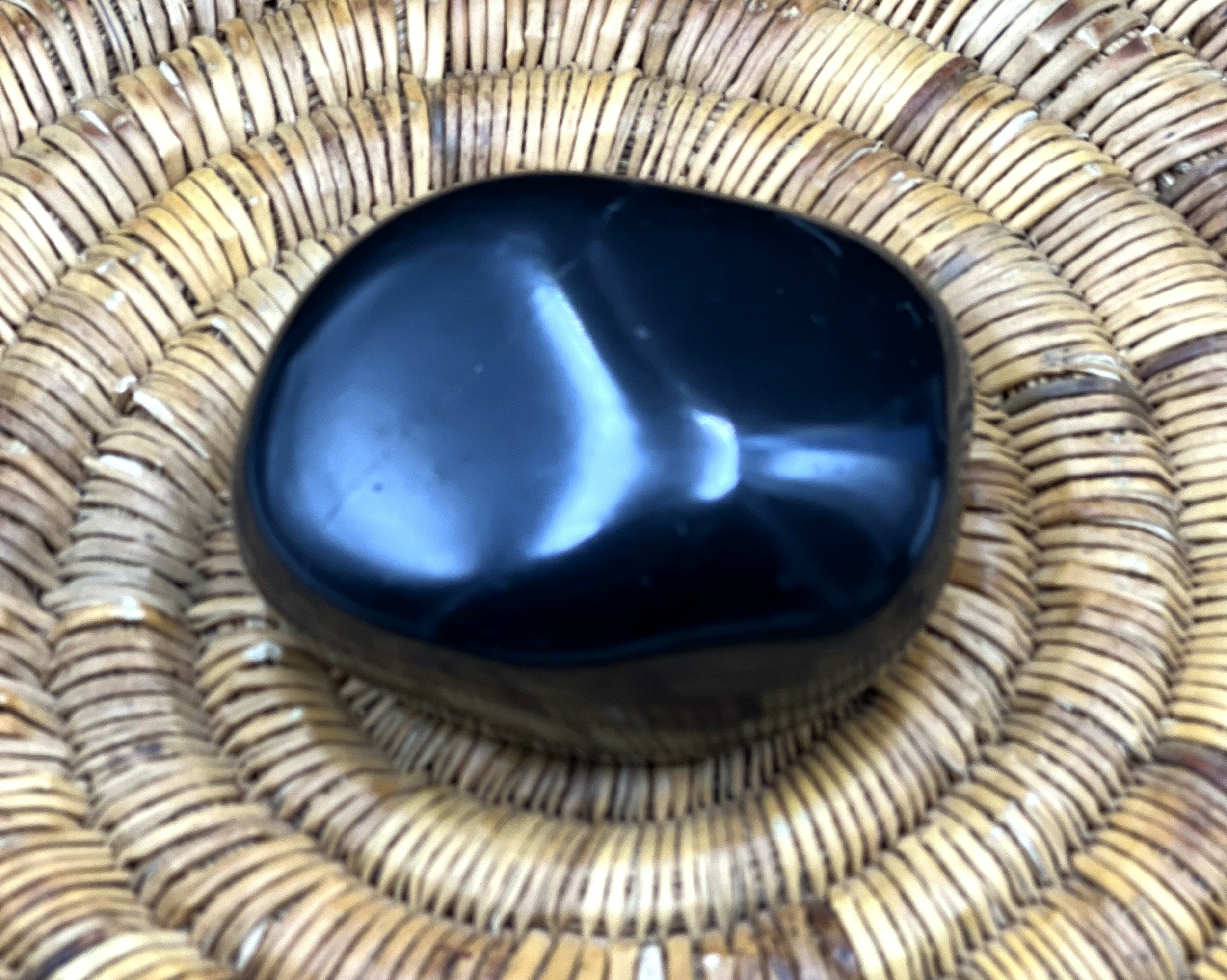 GALET SHUNGITE 195G LES PIERRES DE KYRIA (4)