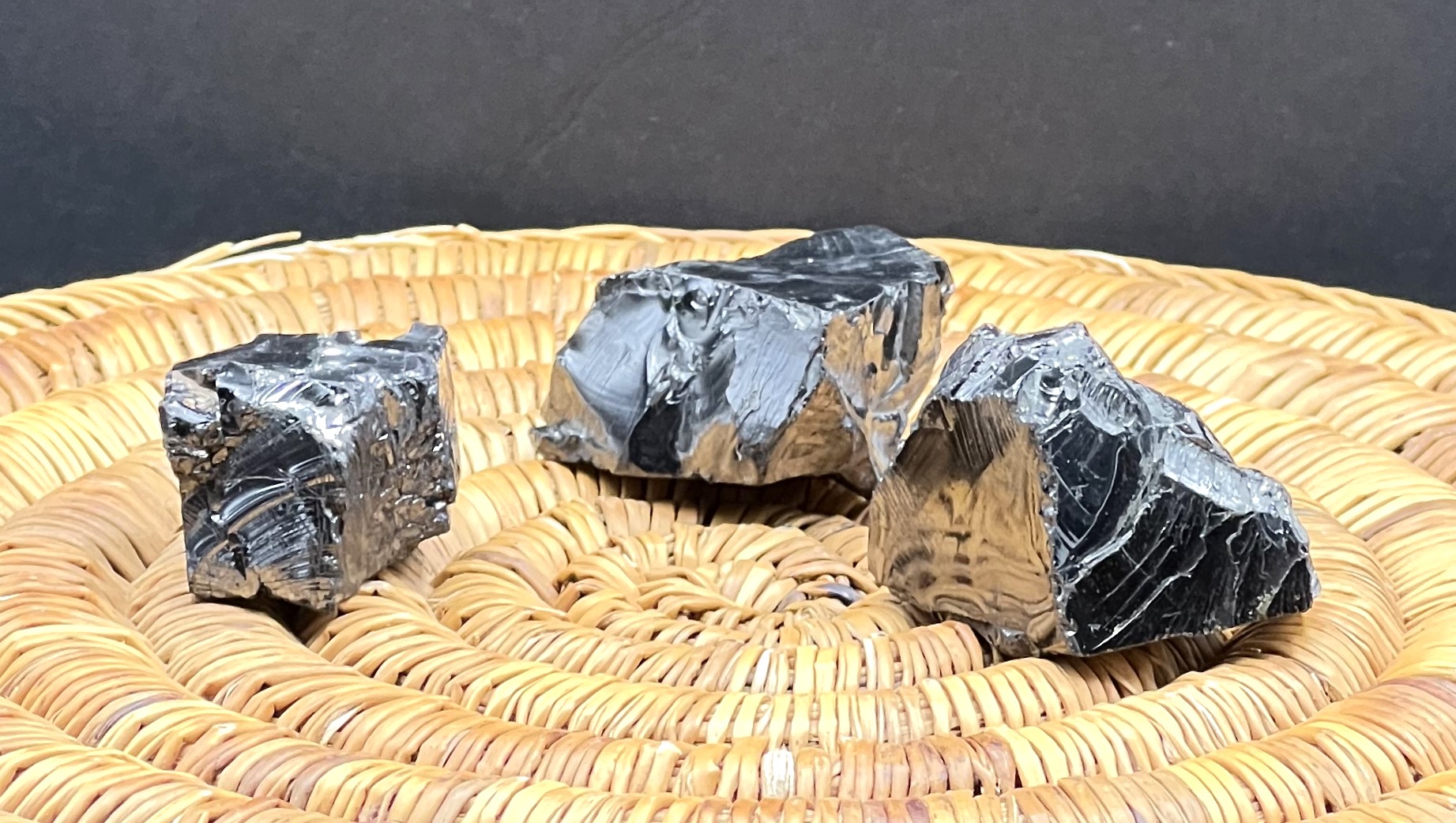 SHUNGITE ELITE ARGENTEE CRISTALISEE LES PIERRES DE KYRIA (1)