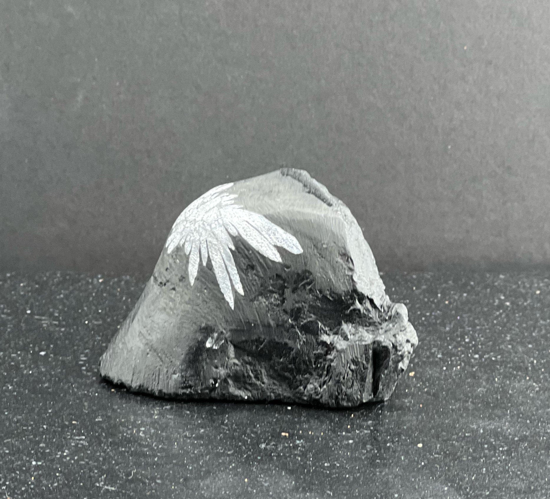 Pierre de Chrysanthème naturelle LES PIERRES DE KYRIA (2)