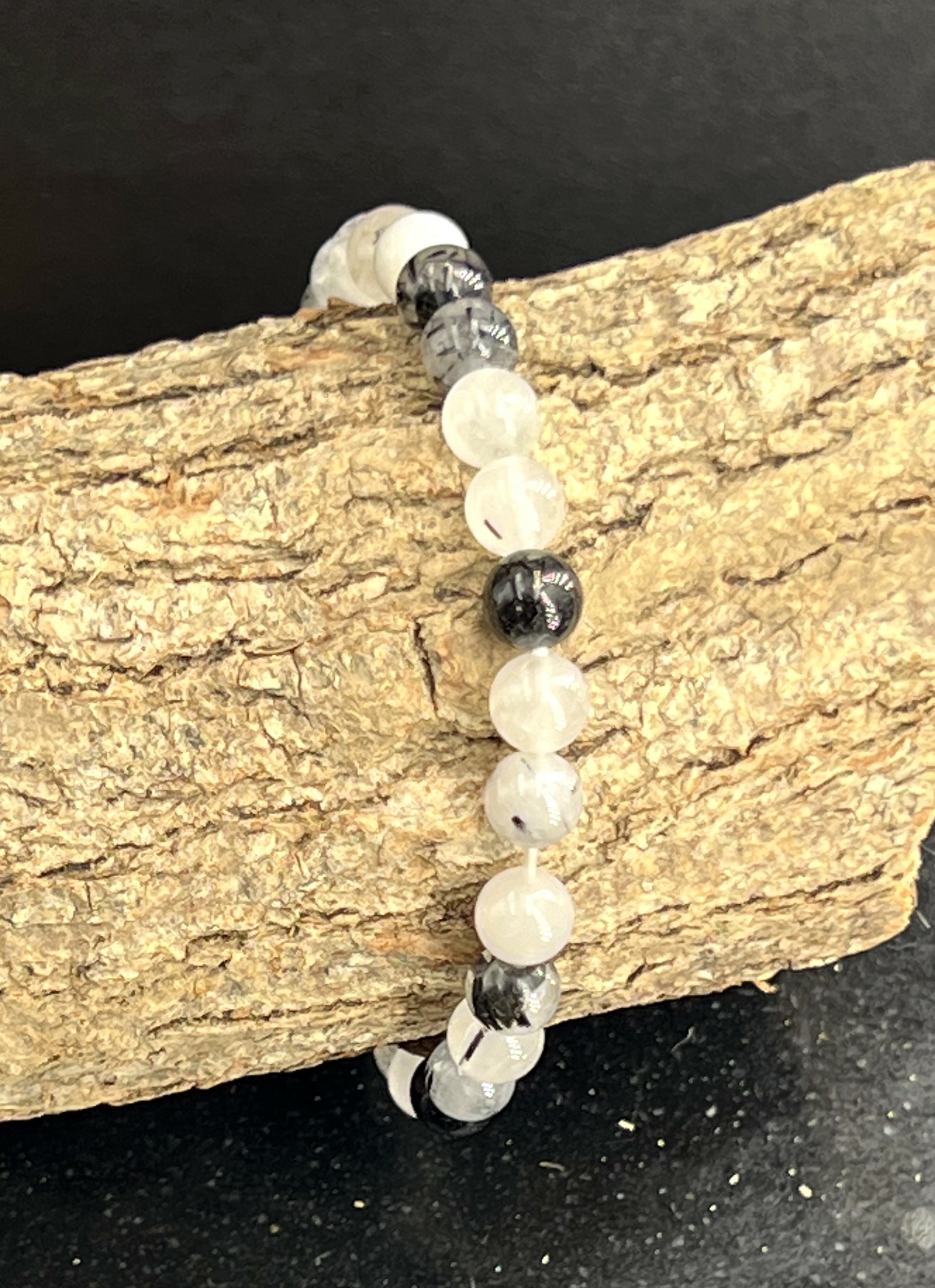 BRACELET QUARTZ AVEC INCLUSION TOURMALINE NOIRE 6MM LES PIERRES DE KYRIA (1)