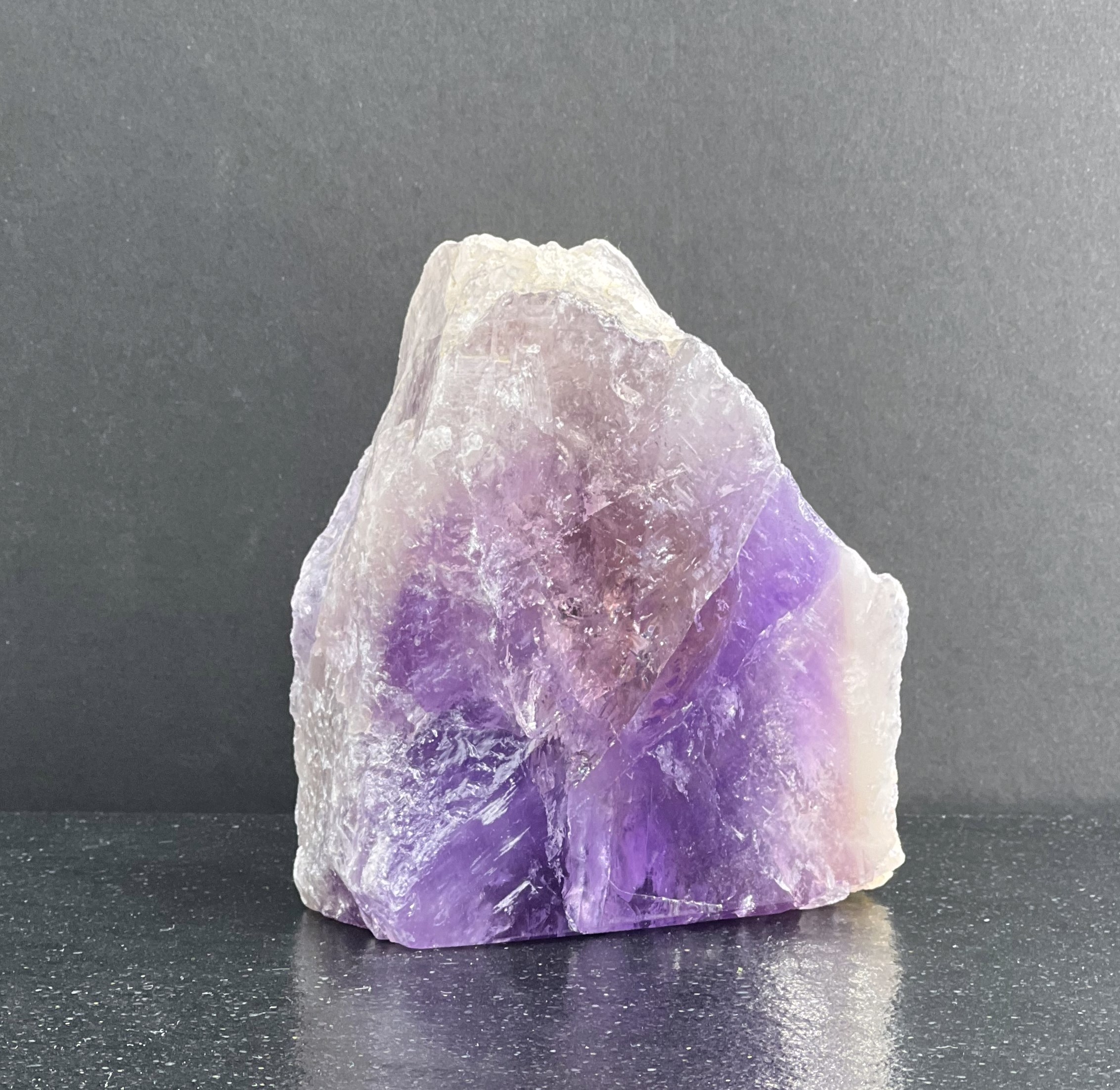 AMETHYSTE UNE FACE POLIE LES PIERRES DE KYRIA (2)