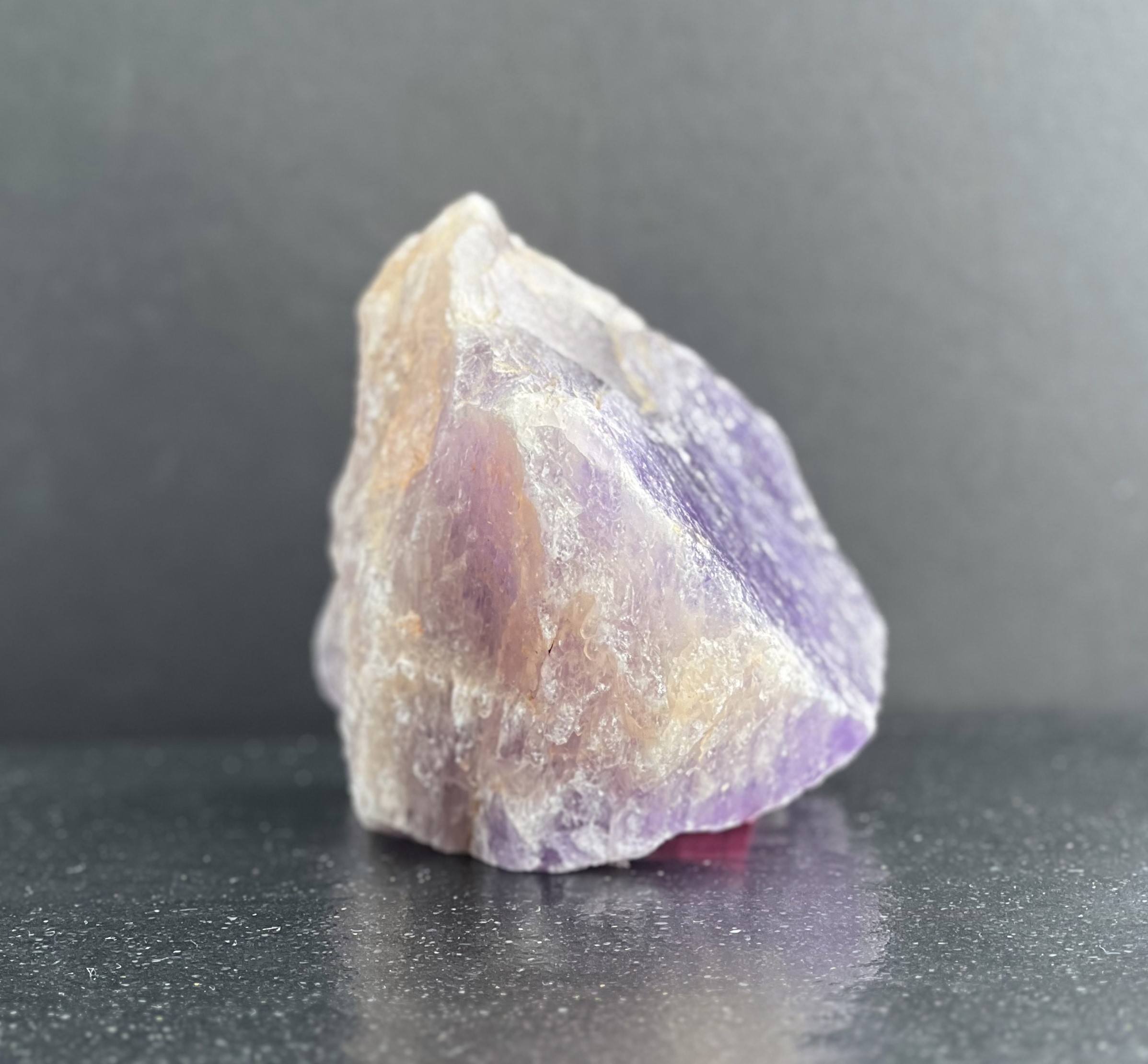 AMETHYSTE UNE FACE POLIE LES PIERRES DE KYRIA (3)