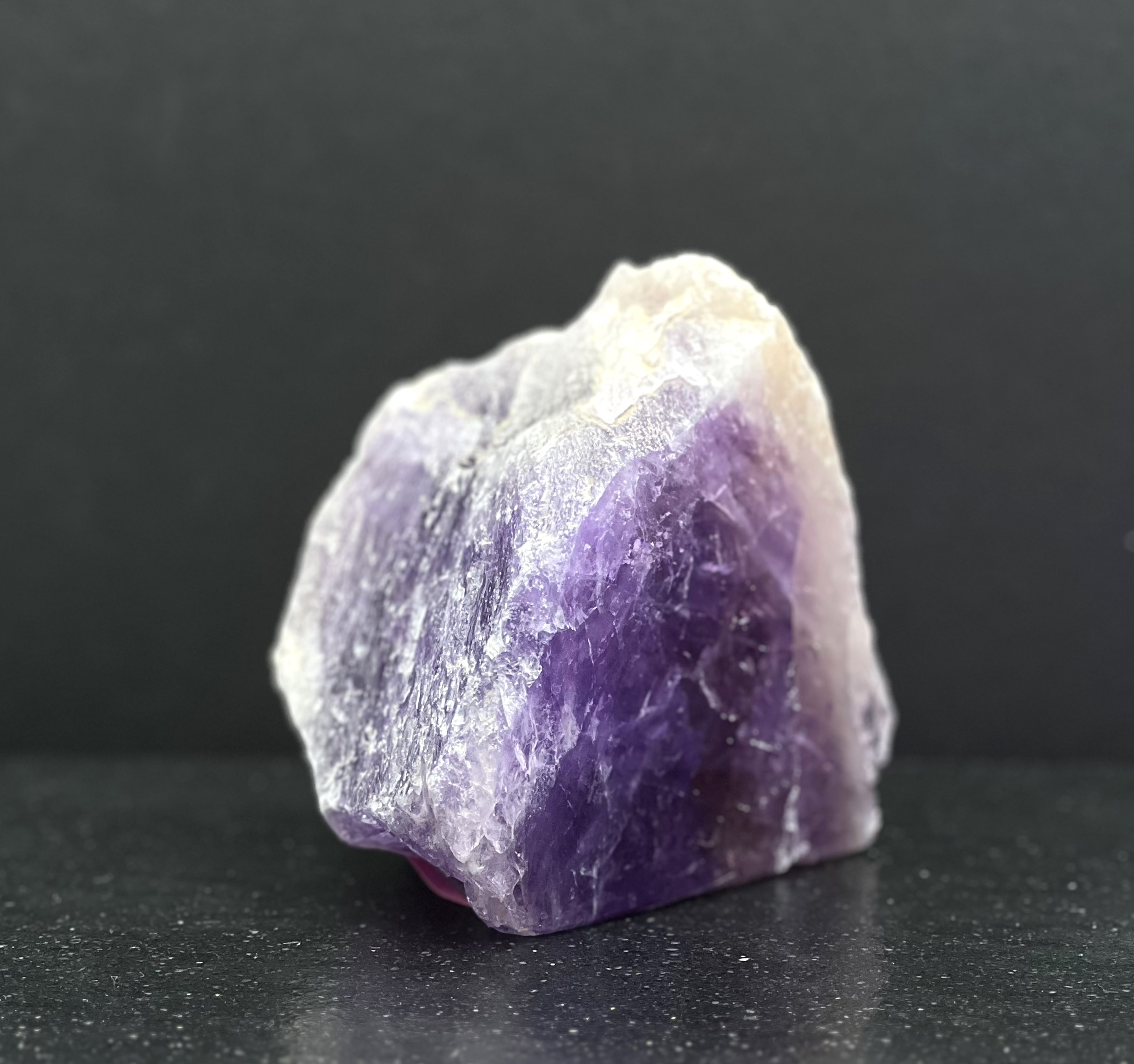 AMETHYSTE UNE FACE POLIE LES PIERRES DE KYRIA (4)