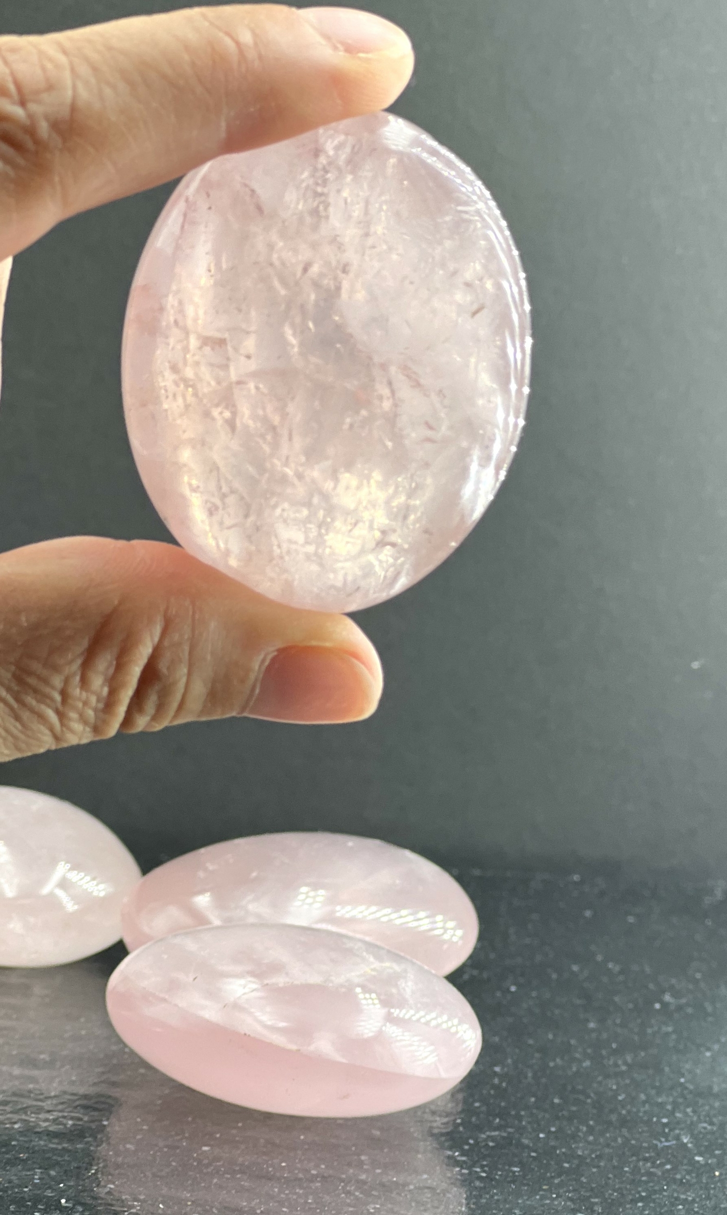 GROS GALET QUARTZ ROSE LES PIERRES DE KYRIA (4)