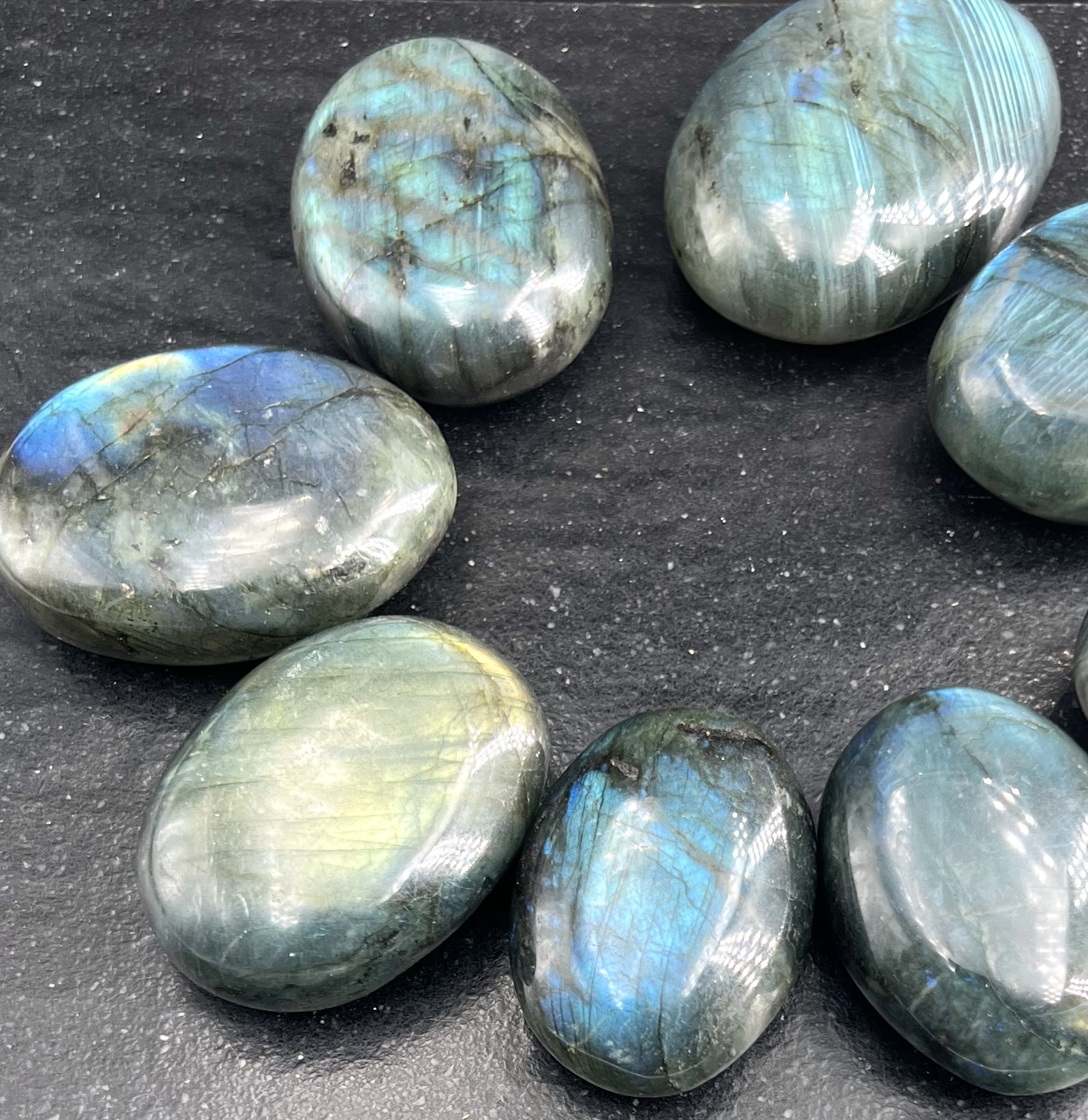 GROS GALET LABRADORITE LES PIERRES DE KYRIA (1)