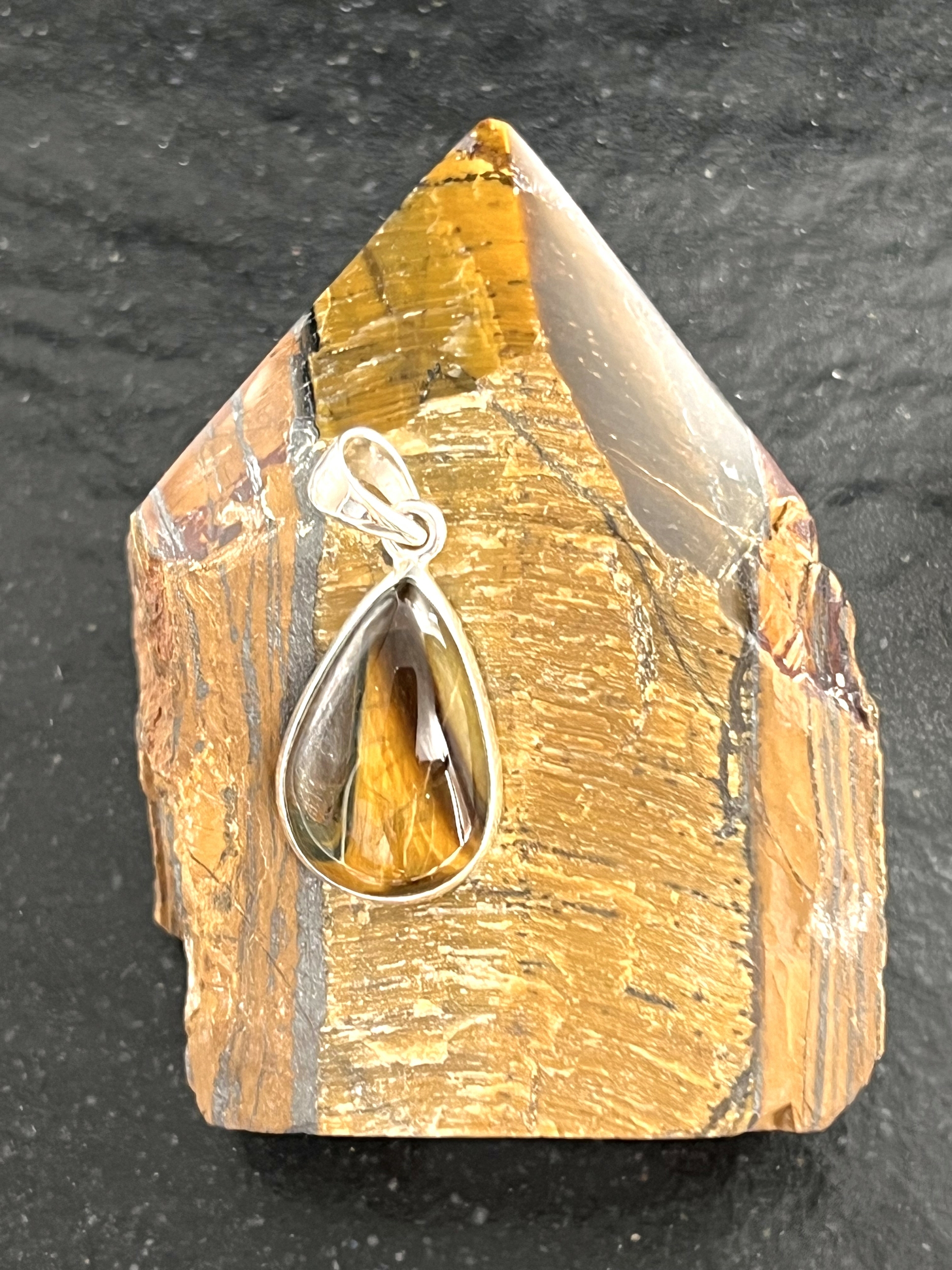 PENDENTIF OEIL DE TIGRE LES PIERRES DE KYRIA (4)