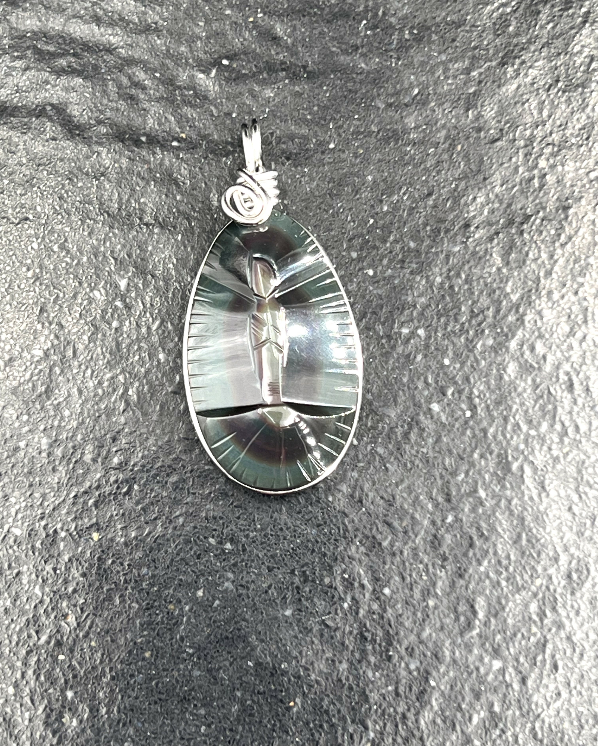 PENDENTIF VIERGE OBSIDIENNE OEIL CELESTE ARC EN CIEL LES PIERRES DE KYRIA (2)